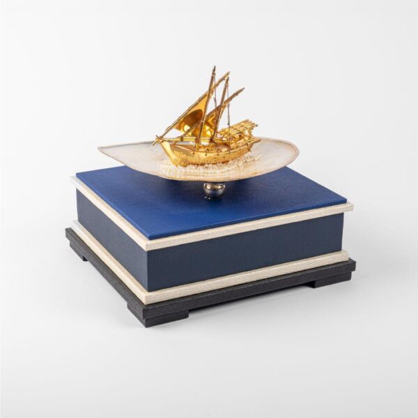 Gold Dhow with natural mother of pearl - Image 3
